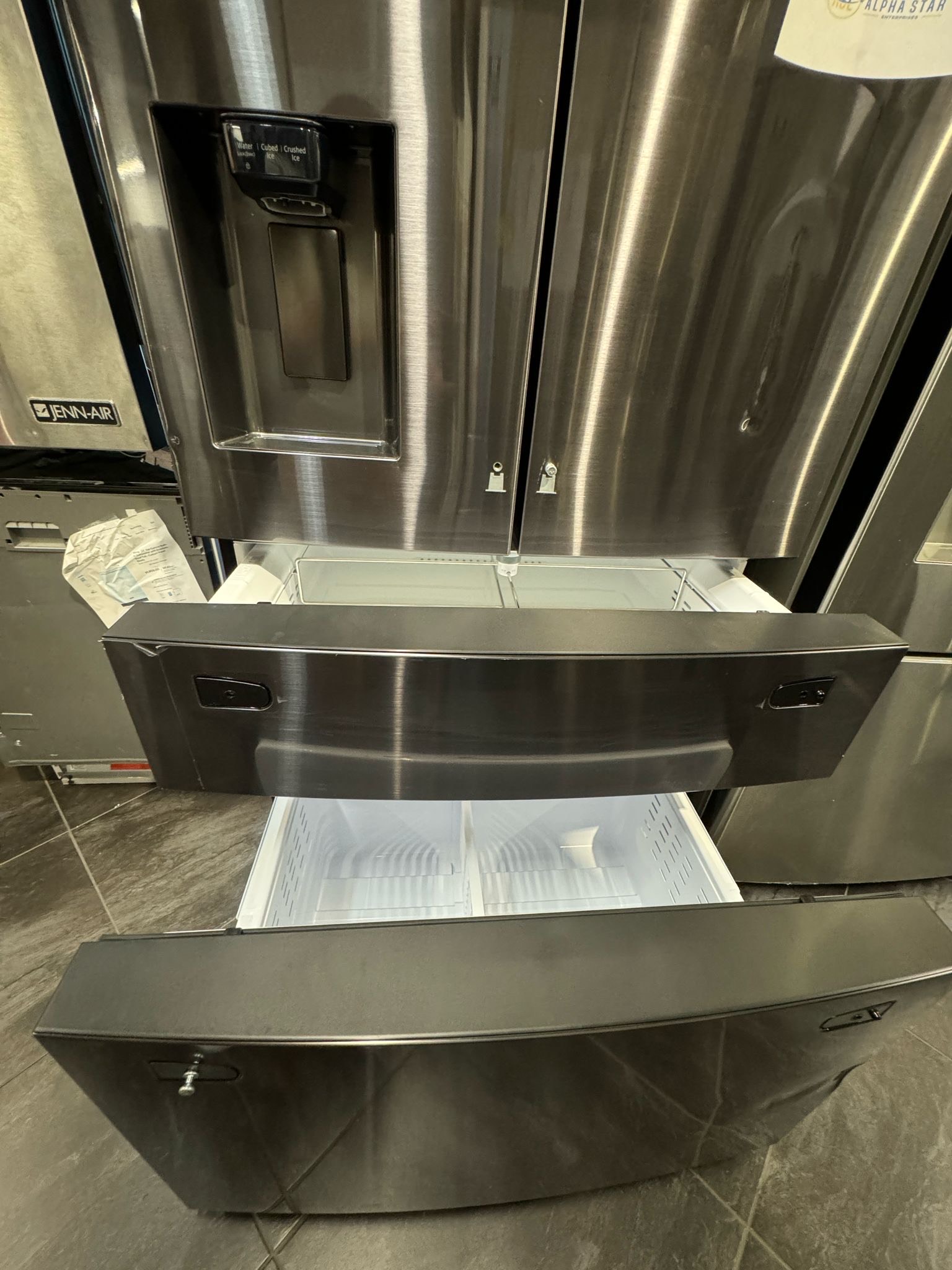 28 cu. ft. 4-Door French Door Refrigerator with FlexZone™ Drawer